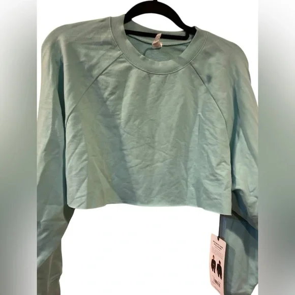 15. NWT Alo Yoga double take pullover Size S - Picture 2 of 5